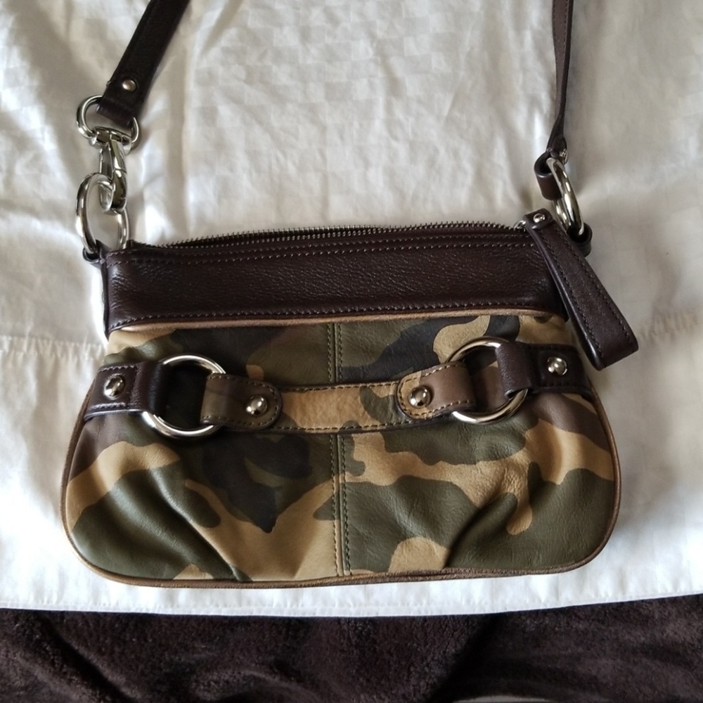 B. Makowsky Camouflage Leather Zip Top Bag